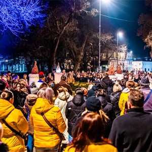  Upaljena prva adventska svijeća u Karlovcu